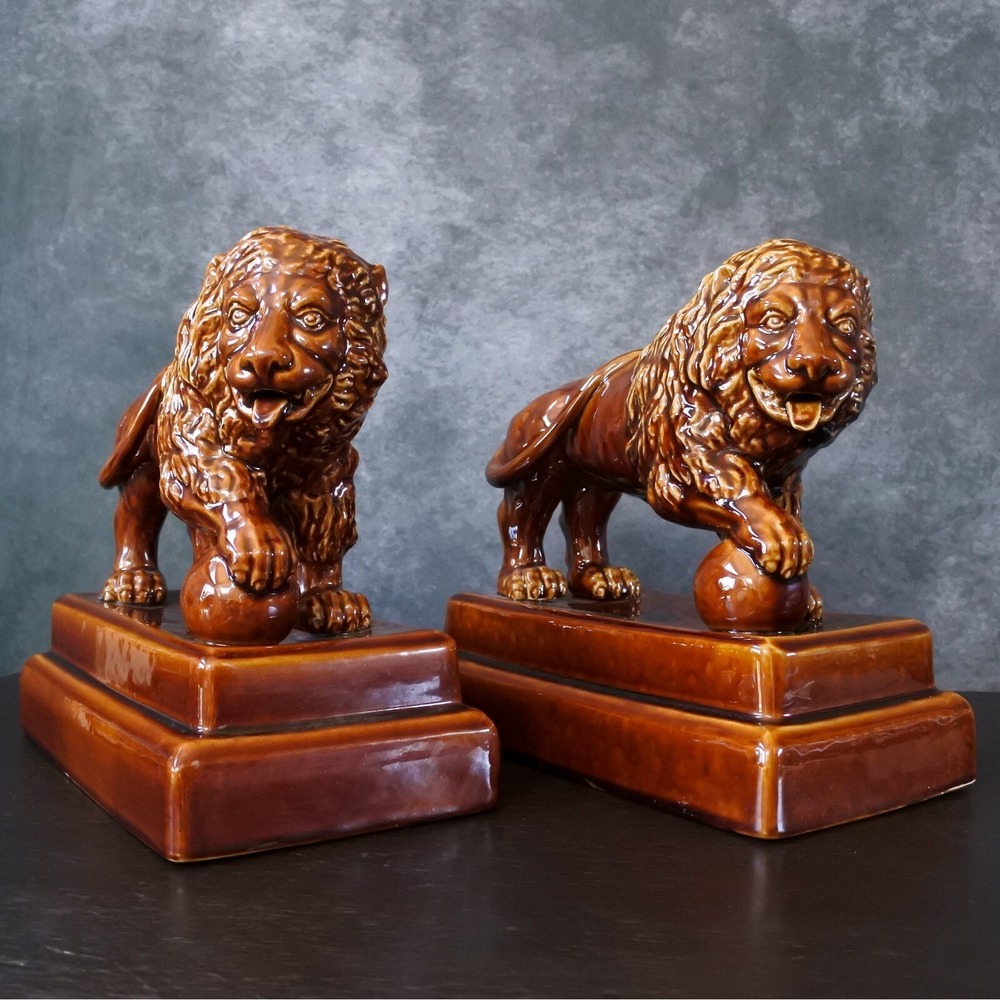 Vintage Large Lion Rockingham Style Treacle Brown Glaze Ceramic Statue Pair